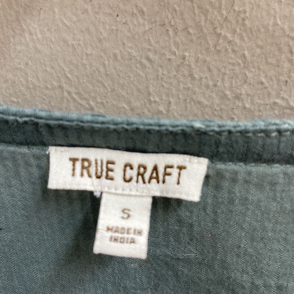GATHERED LONG SLEEVED