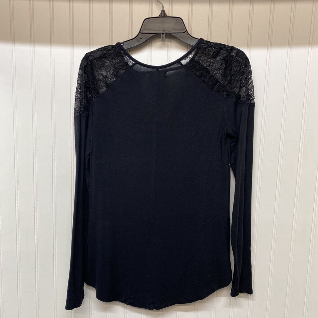 LONG SLEEVED WITH LACE SHOULDER