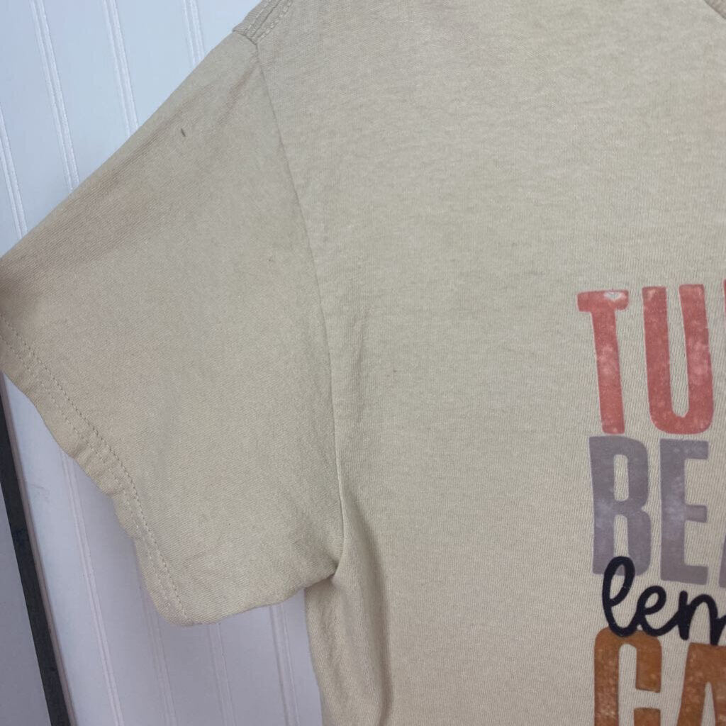 TURKEY GRAVY ROLLS GRAPHIC TEE