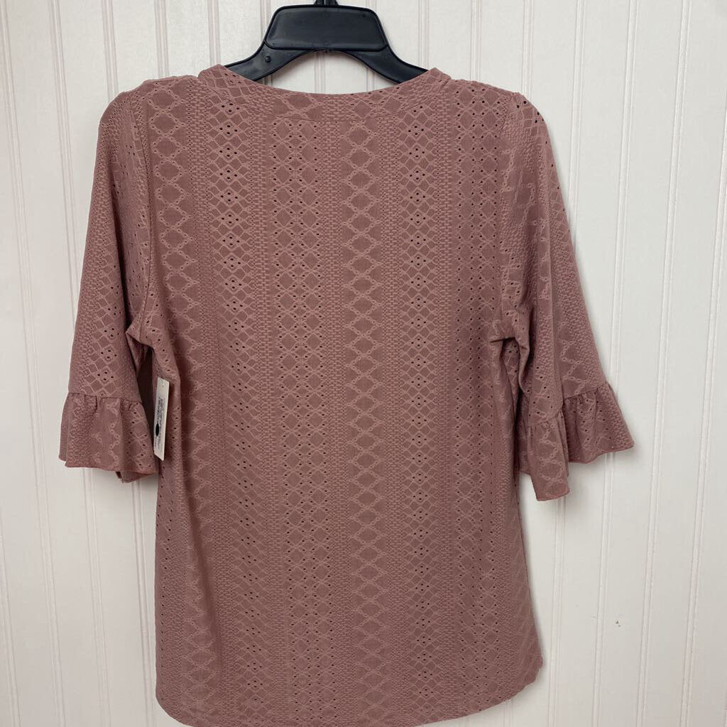 RUFFLED SHORT SLEEVED