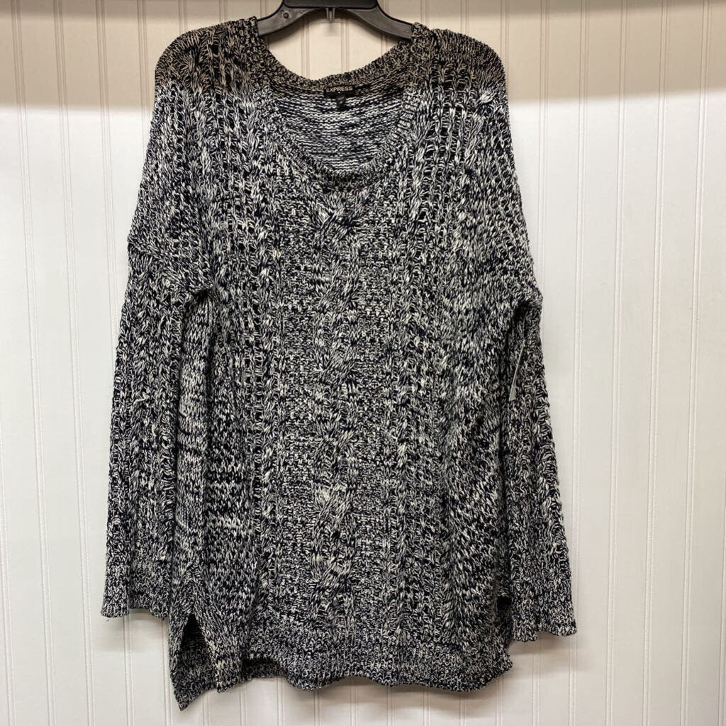 LOOSE KNIT SWEATER
