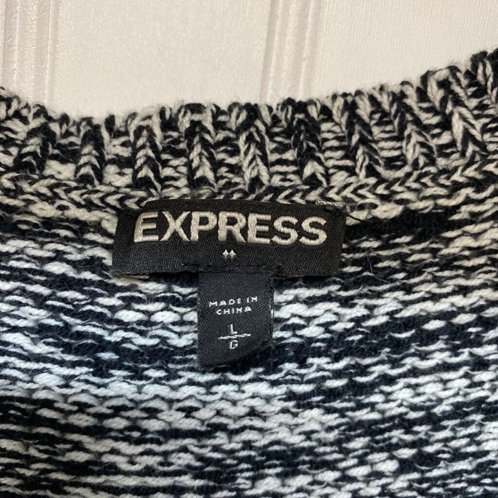 LOOSE KNIT SWEATER