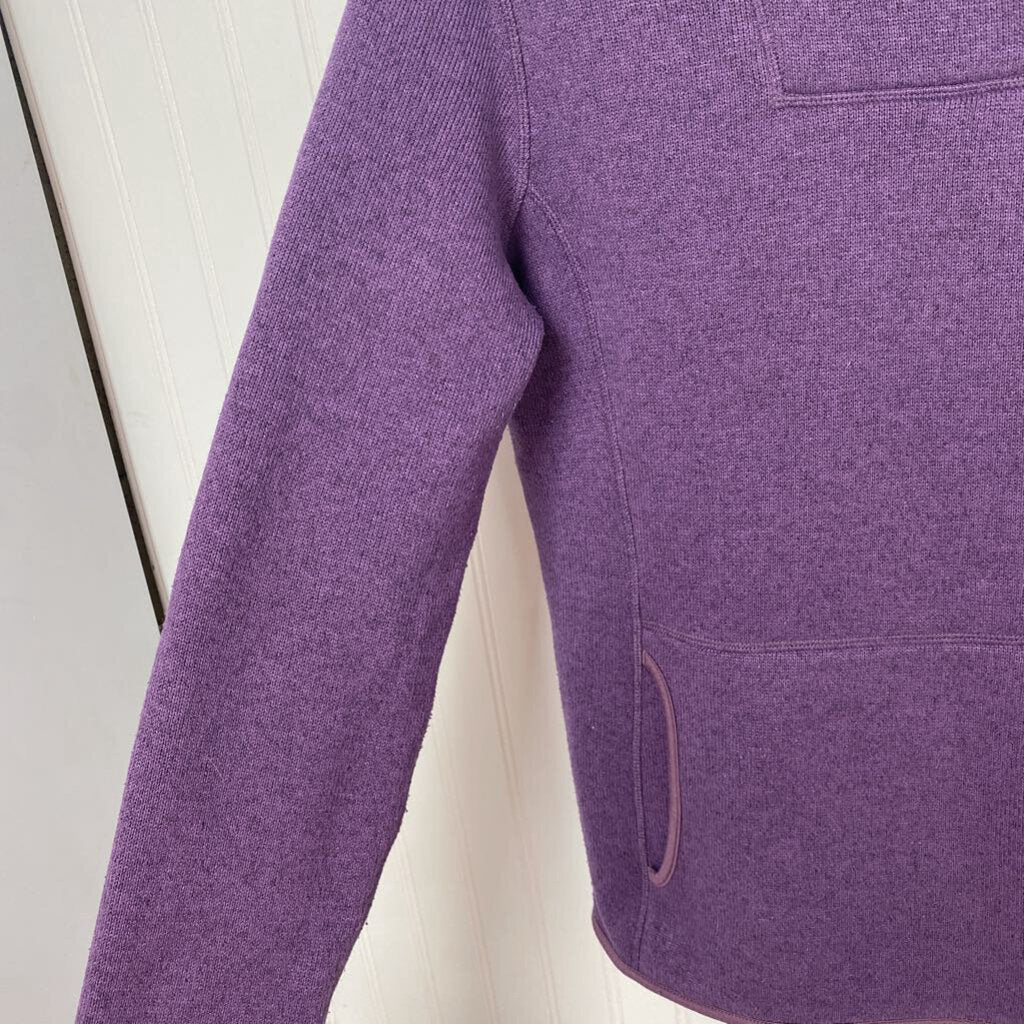 HOODED LONG SLEEVED PULLOVER