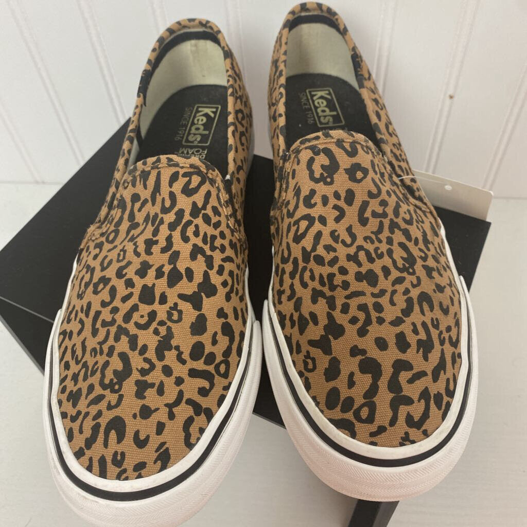 SLIP ON TENNIS SHOES