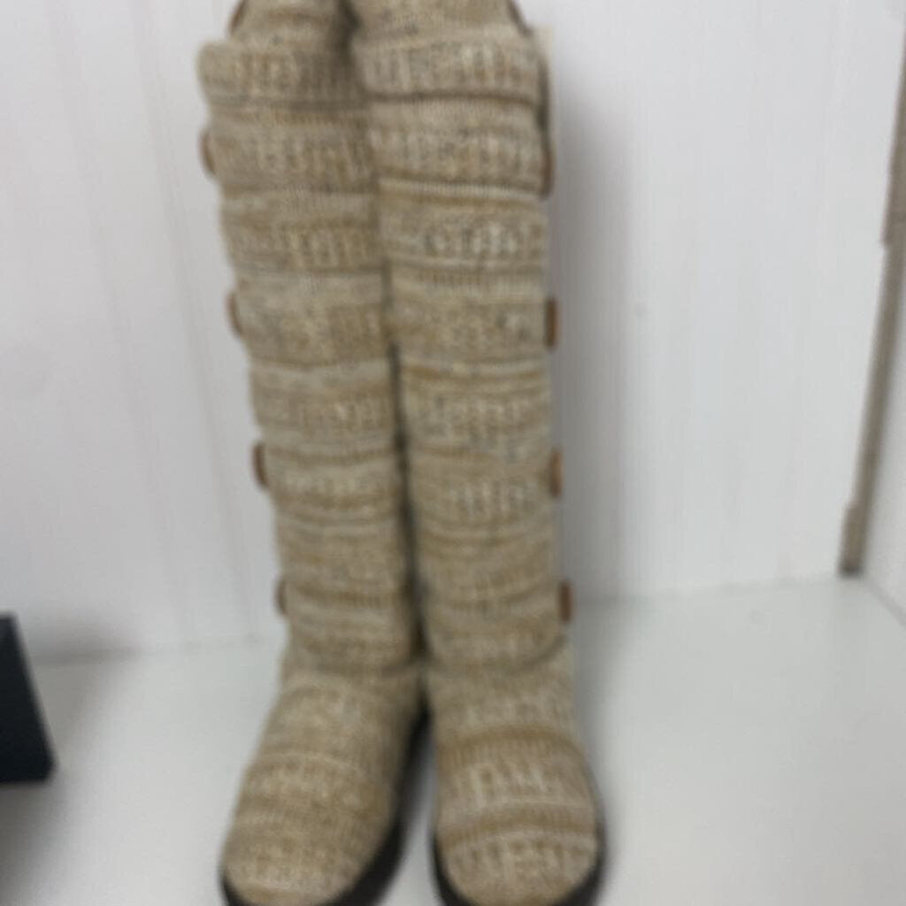 KNEE HIGH KNIT BOOTS