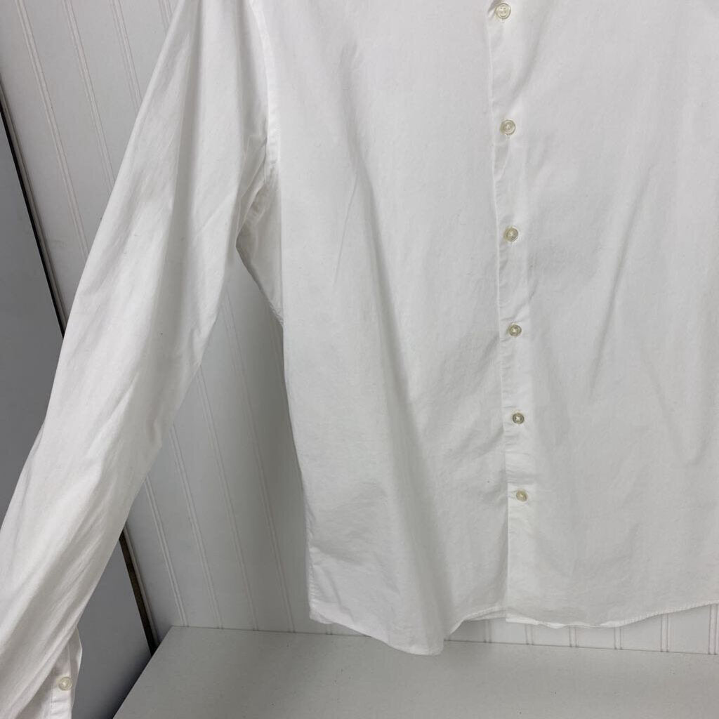 LONG SLEEVED BUTTON DOWN
