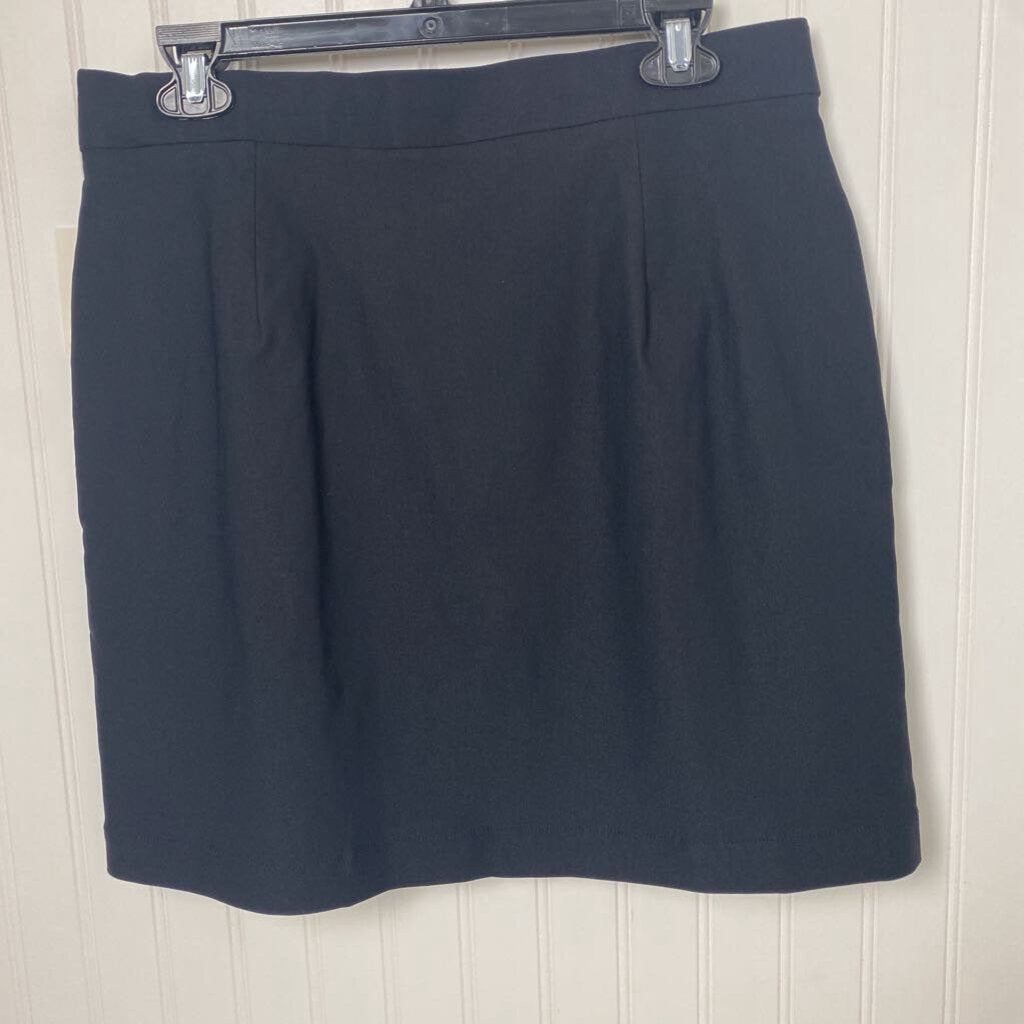 FLAT FRONT SKORT