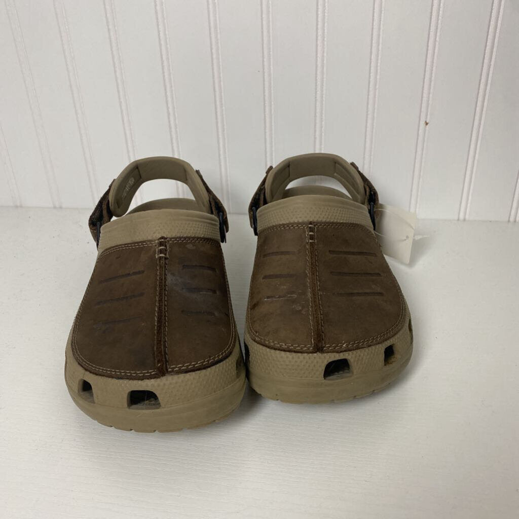 LEATHER TRIMMED CROCS