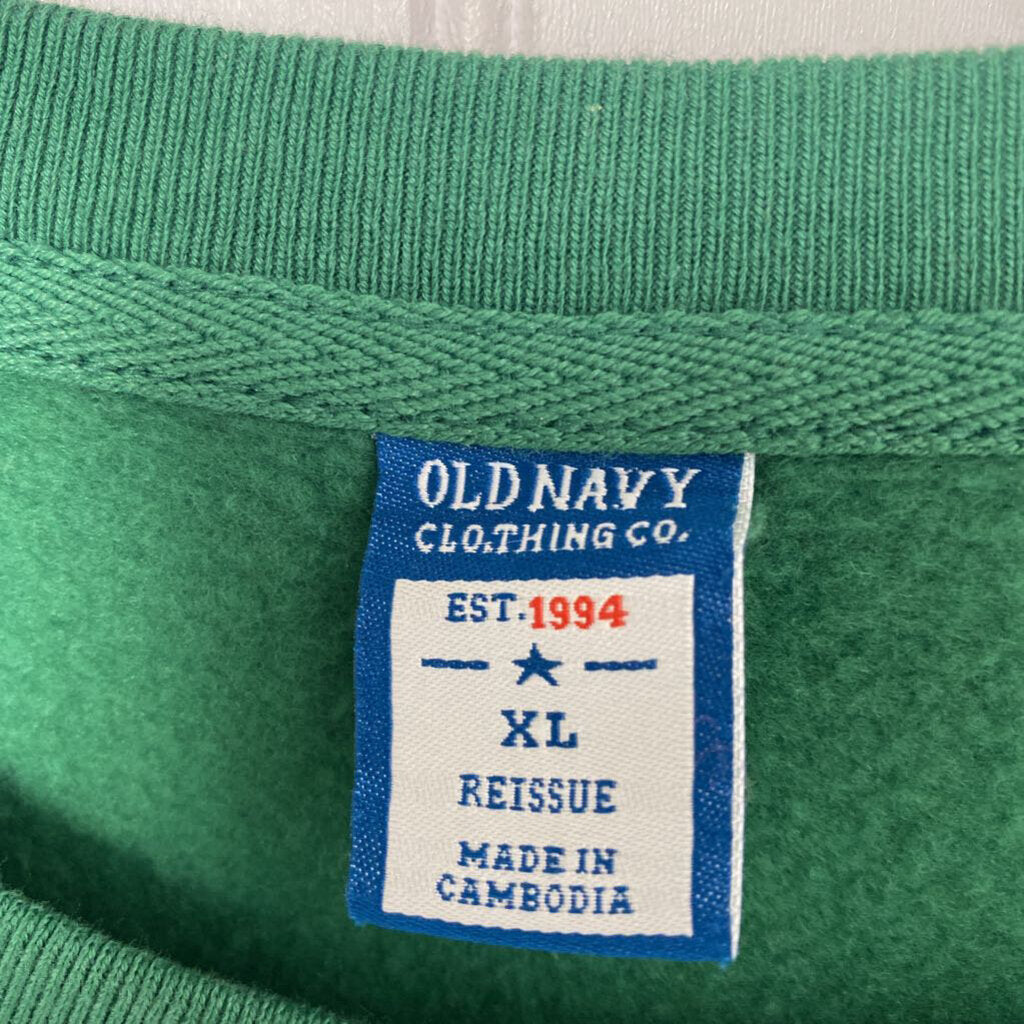 OLD NAVY GRAPHIC SWEATSHIRT