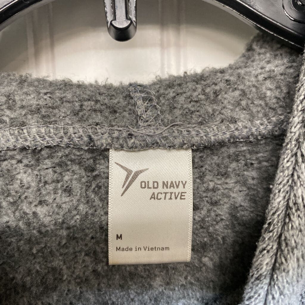 LONG SLEEVE HOODED PULLOVER