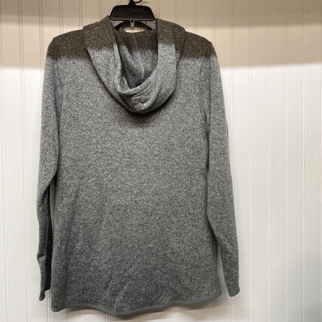 LONG SLEEVE HOODED PULLOVER
