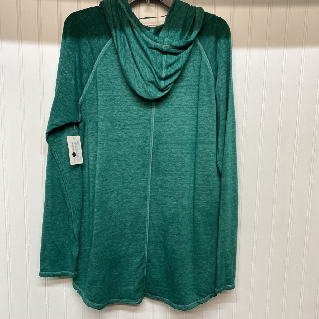 LONG SLEEVE HOODED TOP