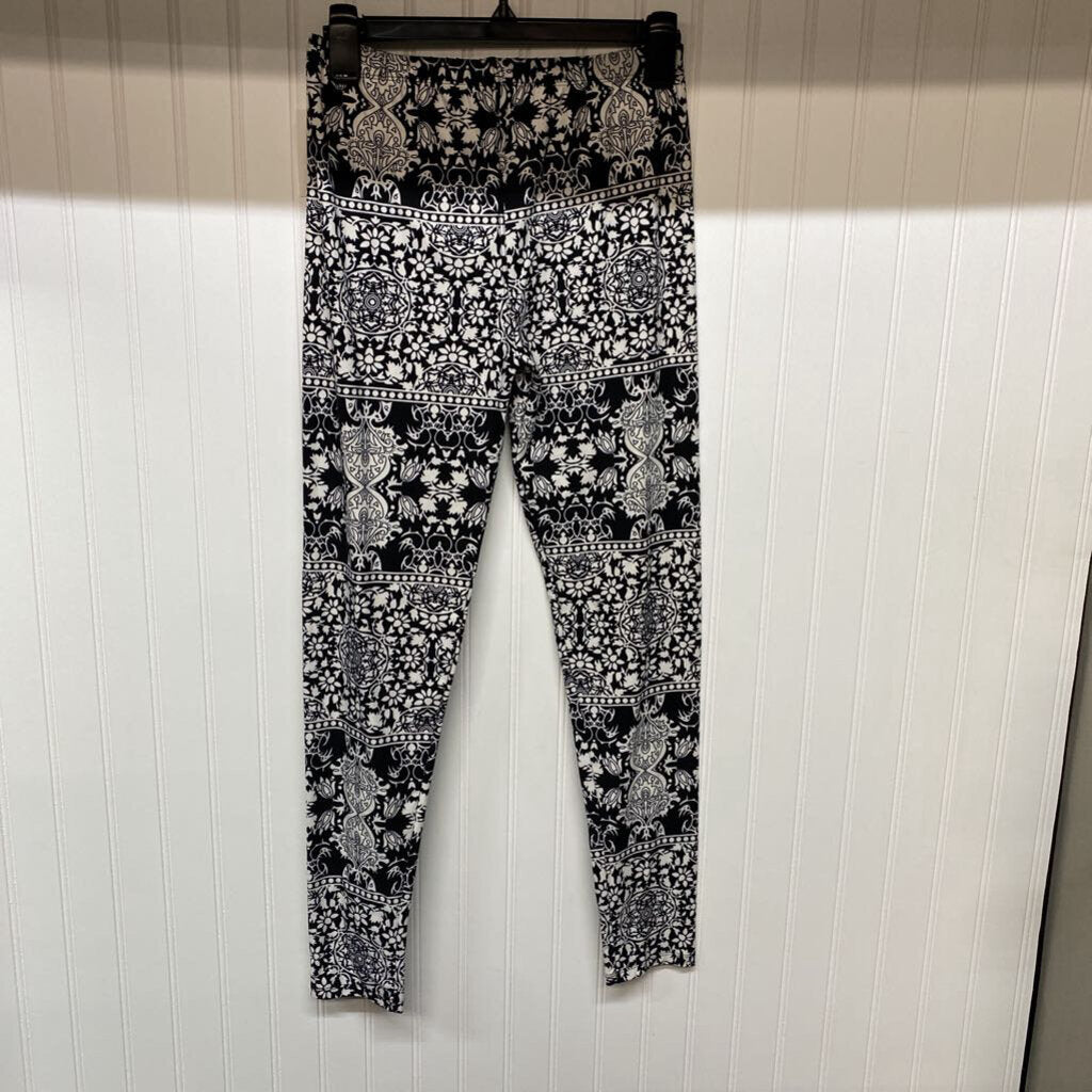*BASIC PATTERNED LEGGINGS