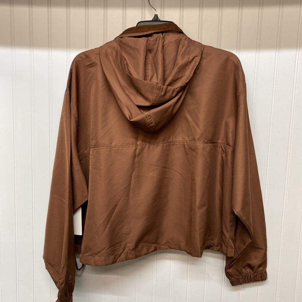 HOODED WINDBREAKER