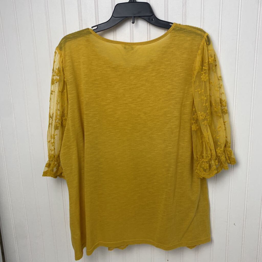 SHORT SLEEVE KNIT TOP