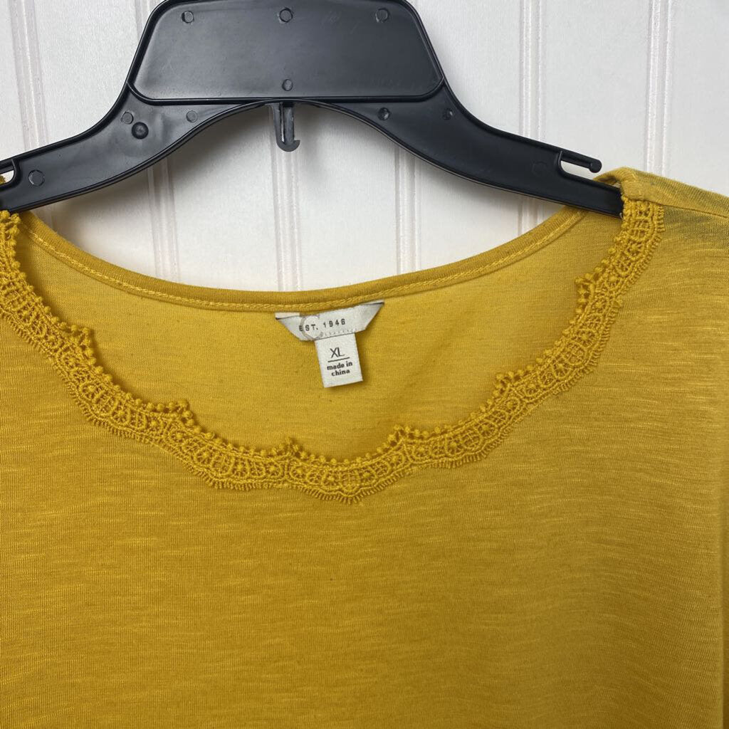 SHORT SLEEVE KNIT TOP