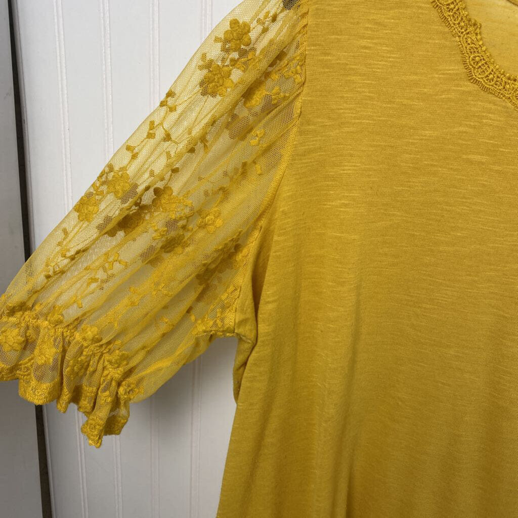 SHORT SLEEVE KNIT TOP