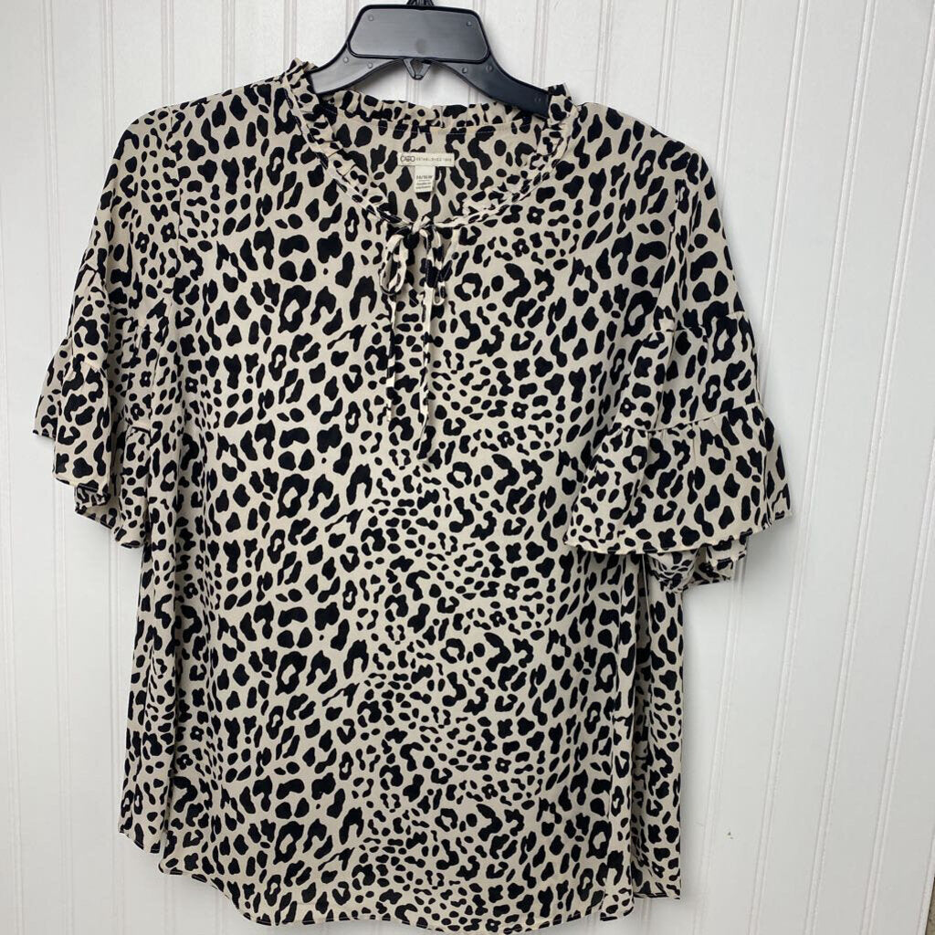 SHORT SLEEVE CHEETAH PRINT TOP