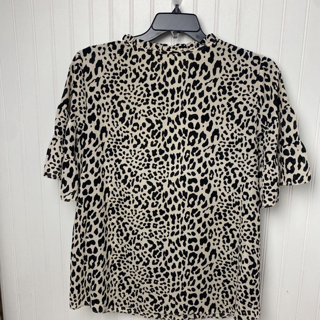 SHORT SLEEVE CHEETAH PRINT TOP