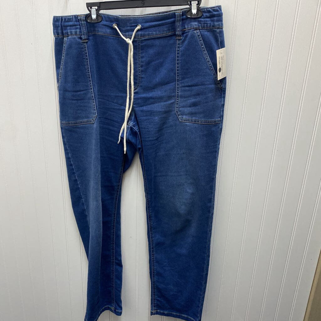 FLAT FRONT DRAWSTRING WAIST JEANS