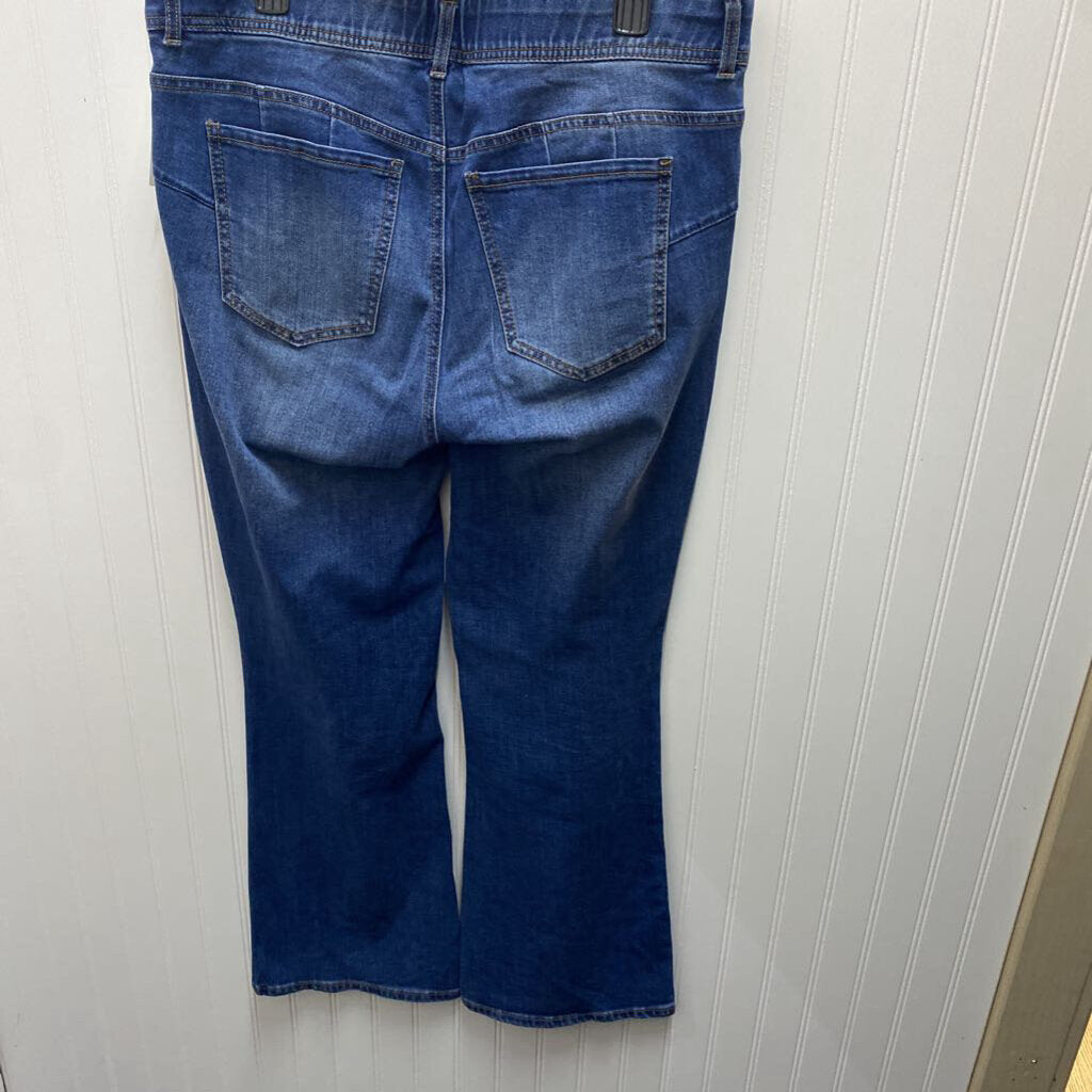 FLAT FRONT BOOT CUT JEANS