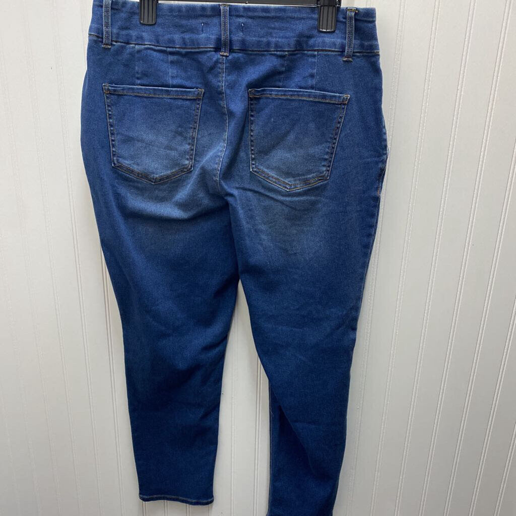 FLAT FRONT JEANS