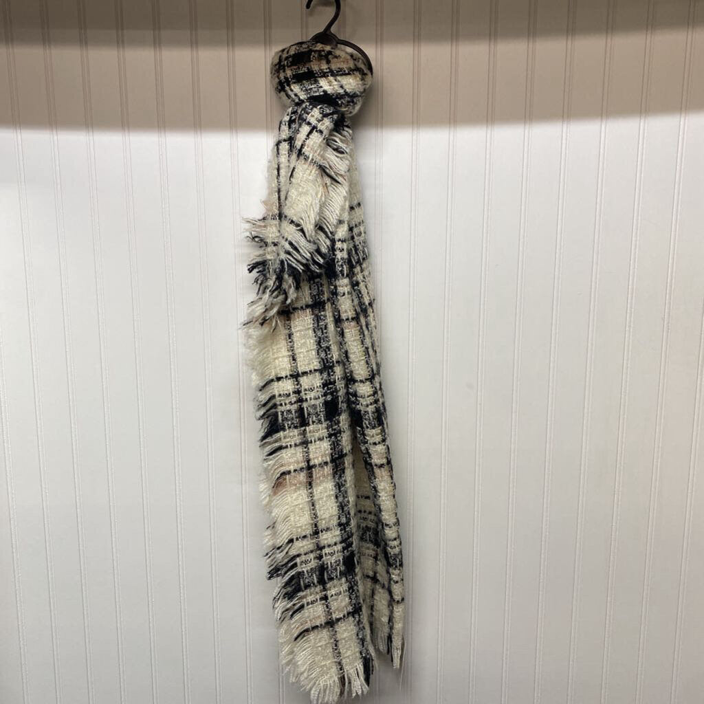 *TEXTURED BOUNCE WINTER SCARF WITH FRINGE