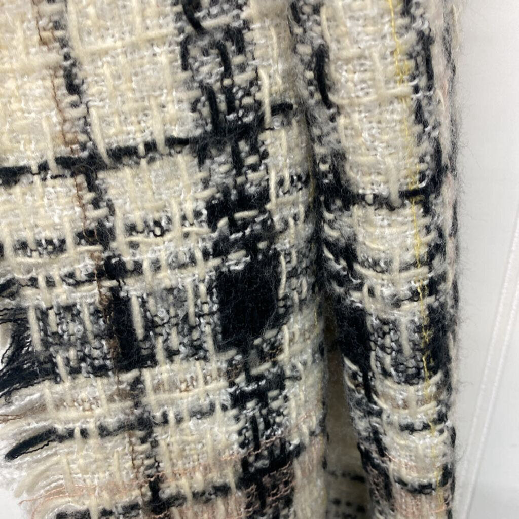 *TEXTURED BOUNCE WINTER SCARF WITH FRINGE