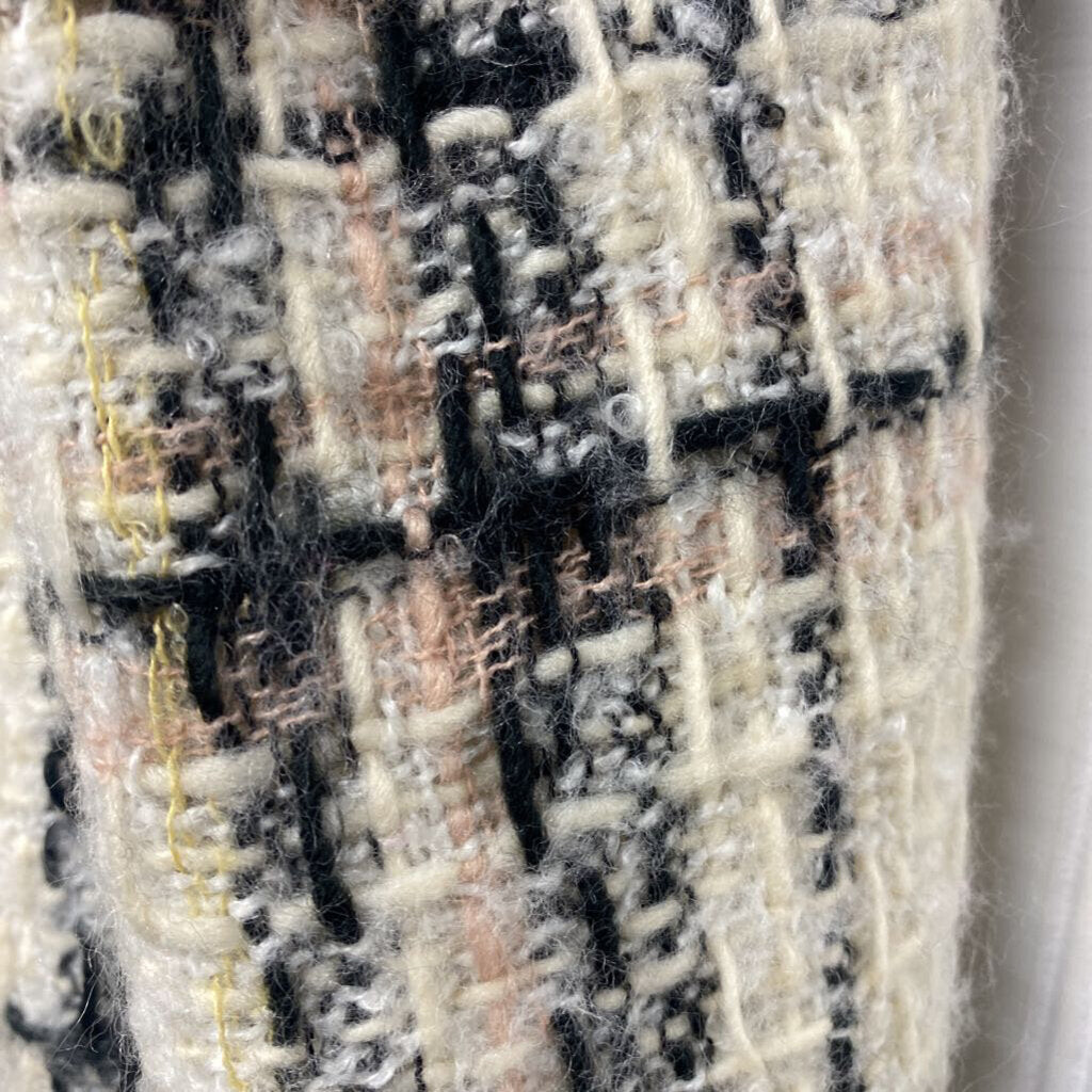 *TEXTURED BOUNCE WINTER SCARF WITH FRINGE