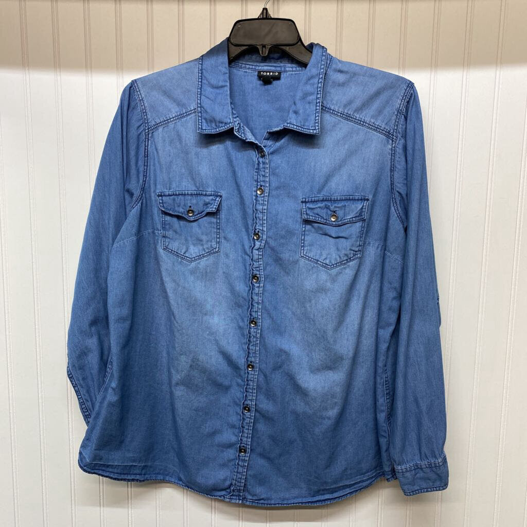 LONG SLEEVE BUTTON UP DENIM SHIRT
