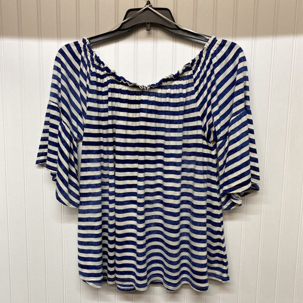 SHORT SLEEVE KNIT TOP