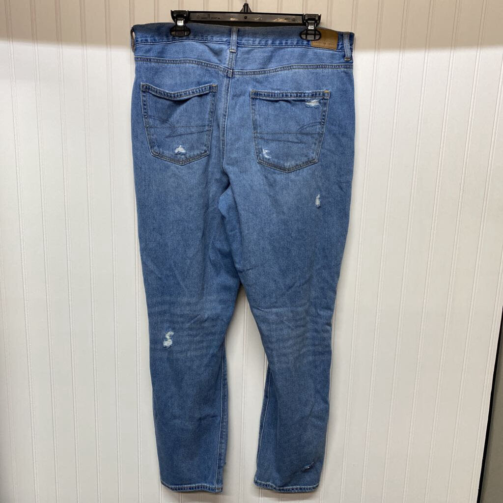 LADIES DISTRESSED JEANS