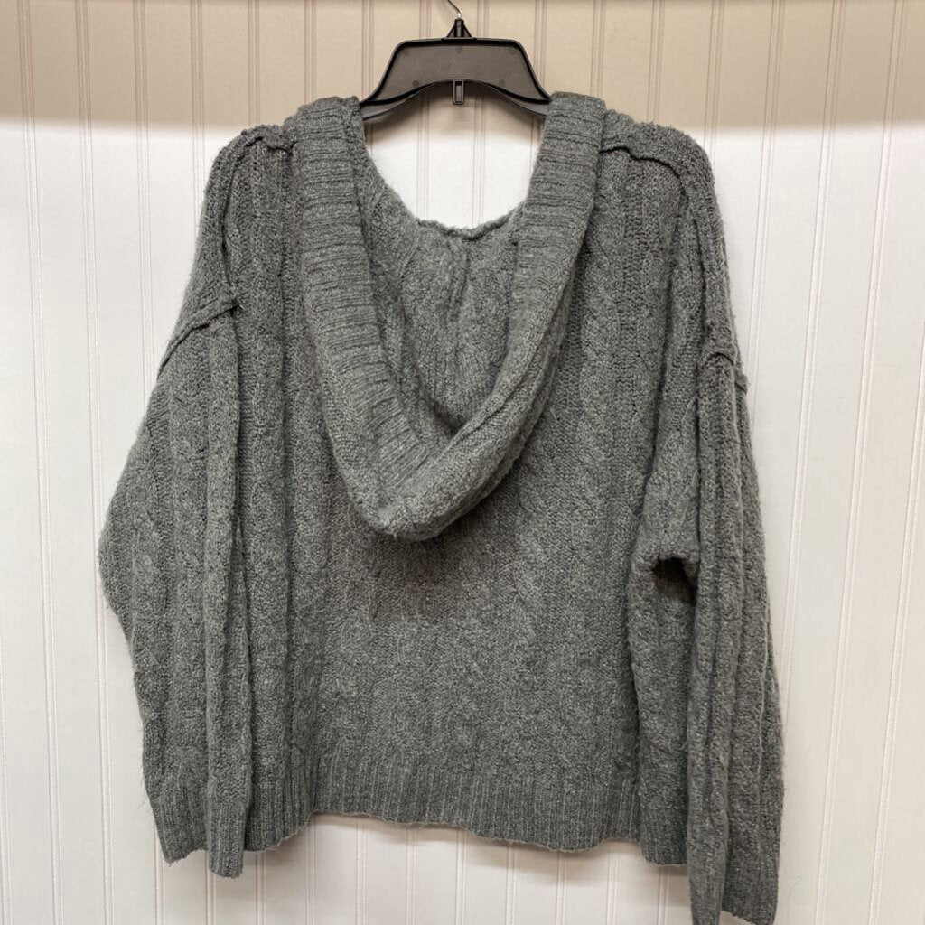 KNIT SWEATER