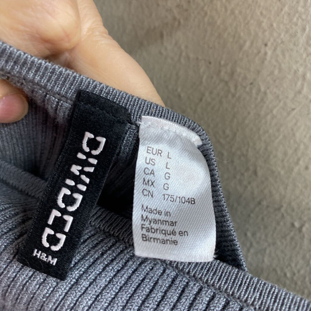 RIBBED CROPPED SWEATER