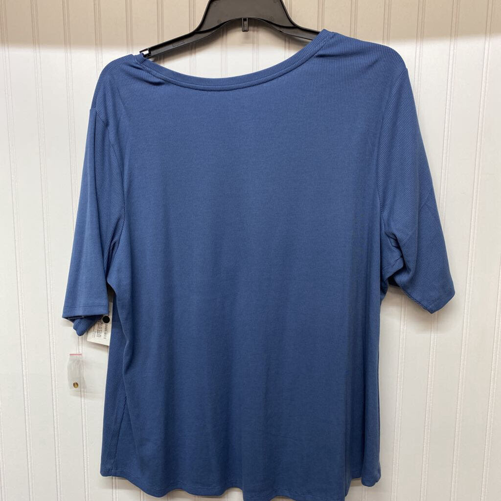 *BASIC RIBBED HENLEY TEE