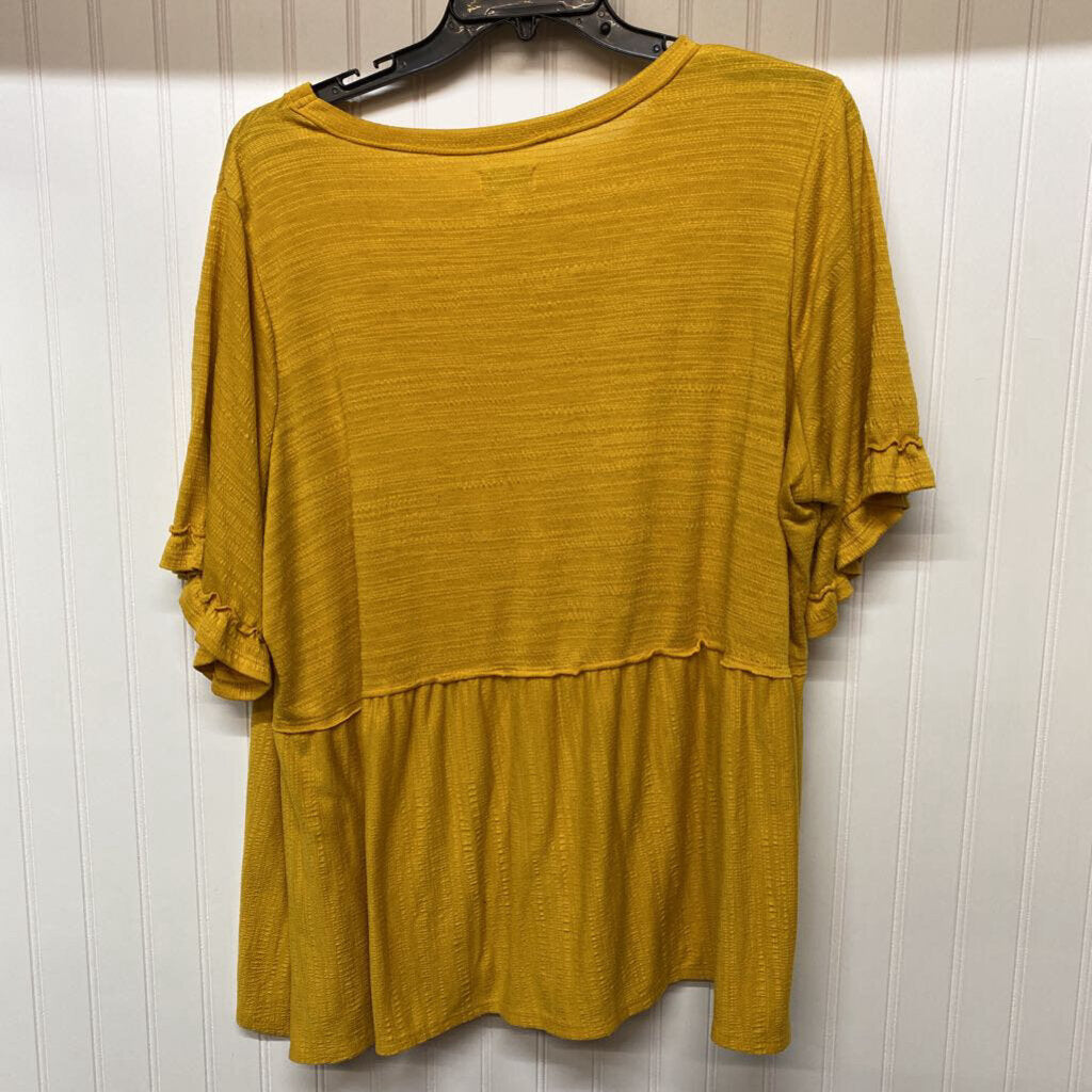 *BASIC BABYDOLL TOP WITH RUFFLE SLEEVES