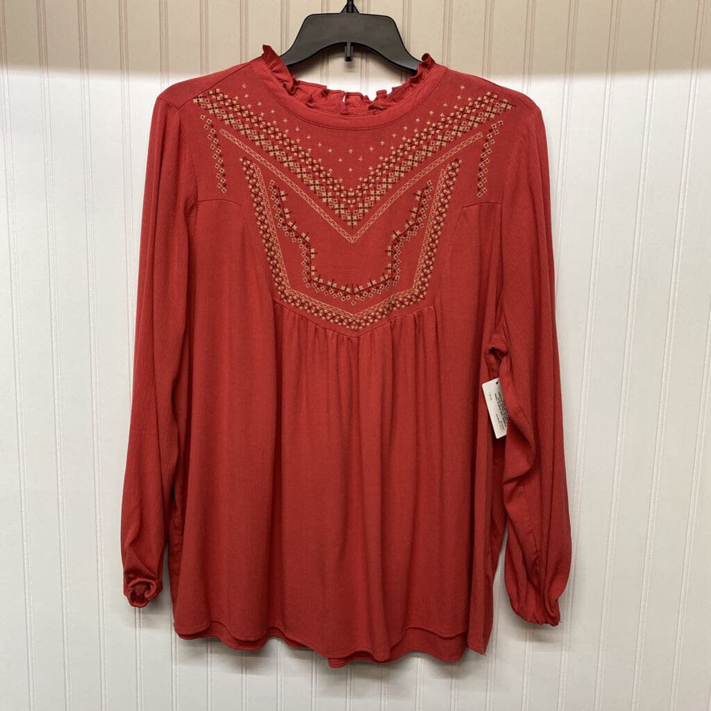 *L/S RUFFLE COLLAR WITH EMBOIRDARY DESIGN ON CHEST
