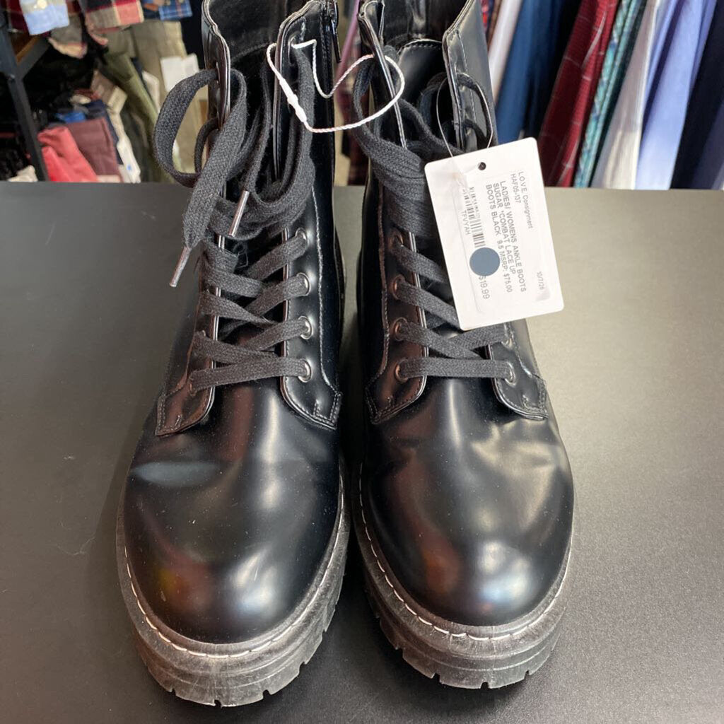 *COMBAT LACE UP BOOTS