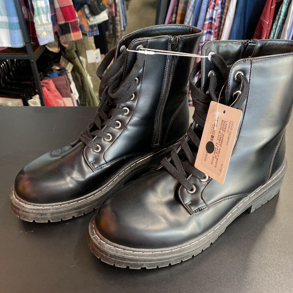 *COMBAT LACE UP BOOTS