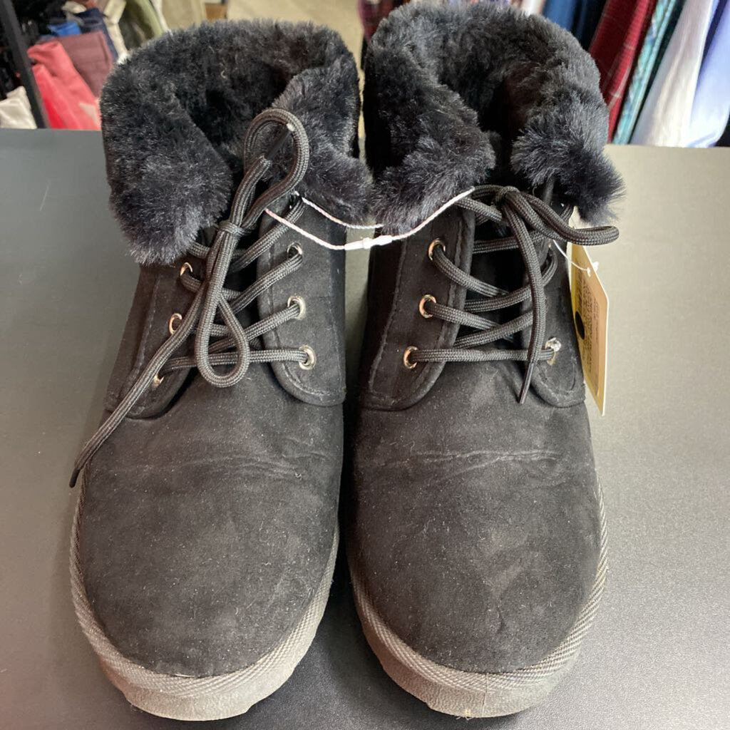 *SUEDE FAUX FUR LINED LACE UP ANKLE BOOTIE