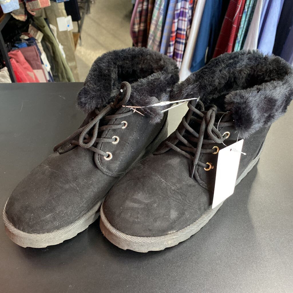 *SUEDE FAUX FUR LINED LACE UP ANKLE BOOTIE