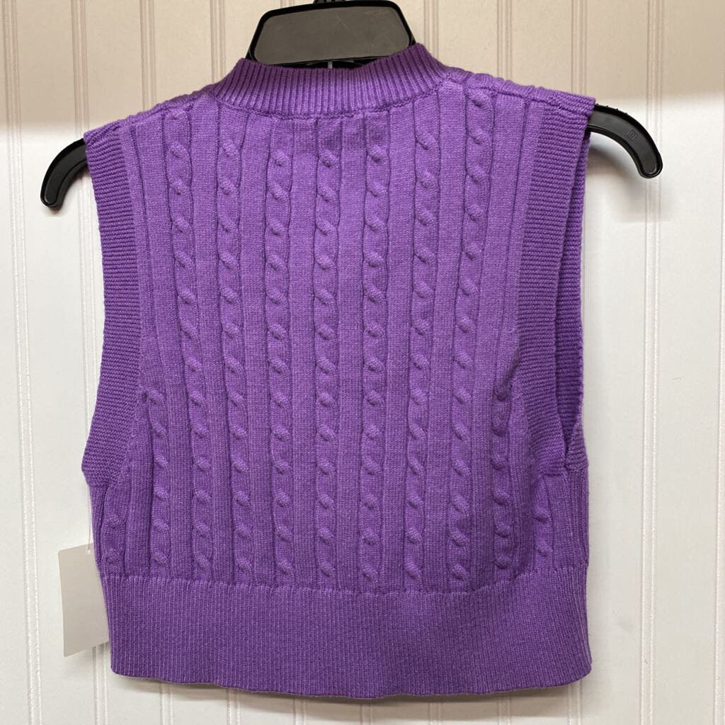 CABLE KNIT SWEATER VEST