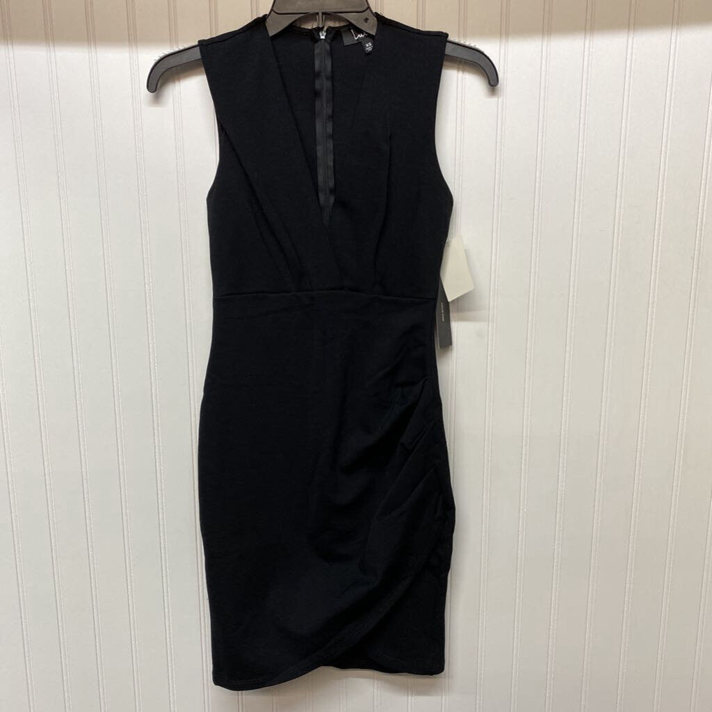 SLEEVLESS SHORT DRESS