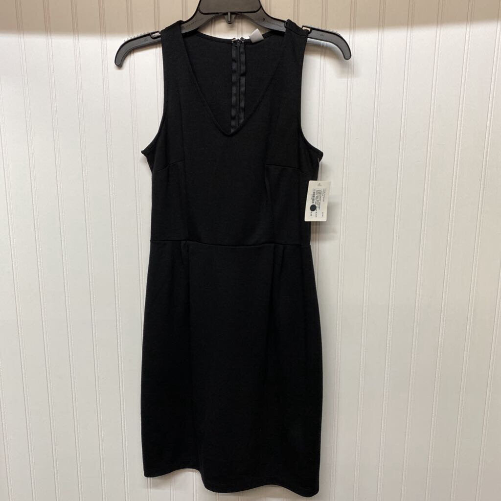 SLEEVLESS SHORT DRESS