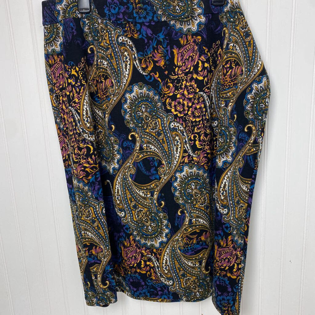 *KNIT PAISLEY PATTERN SKIRT