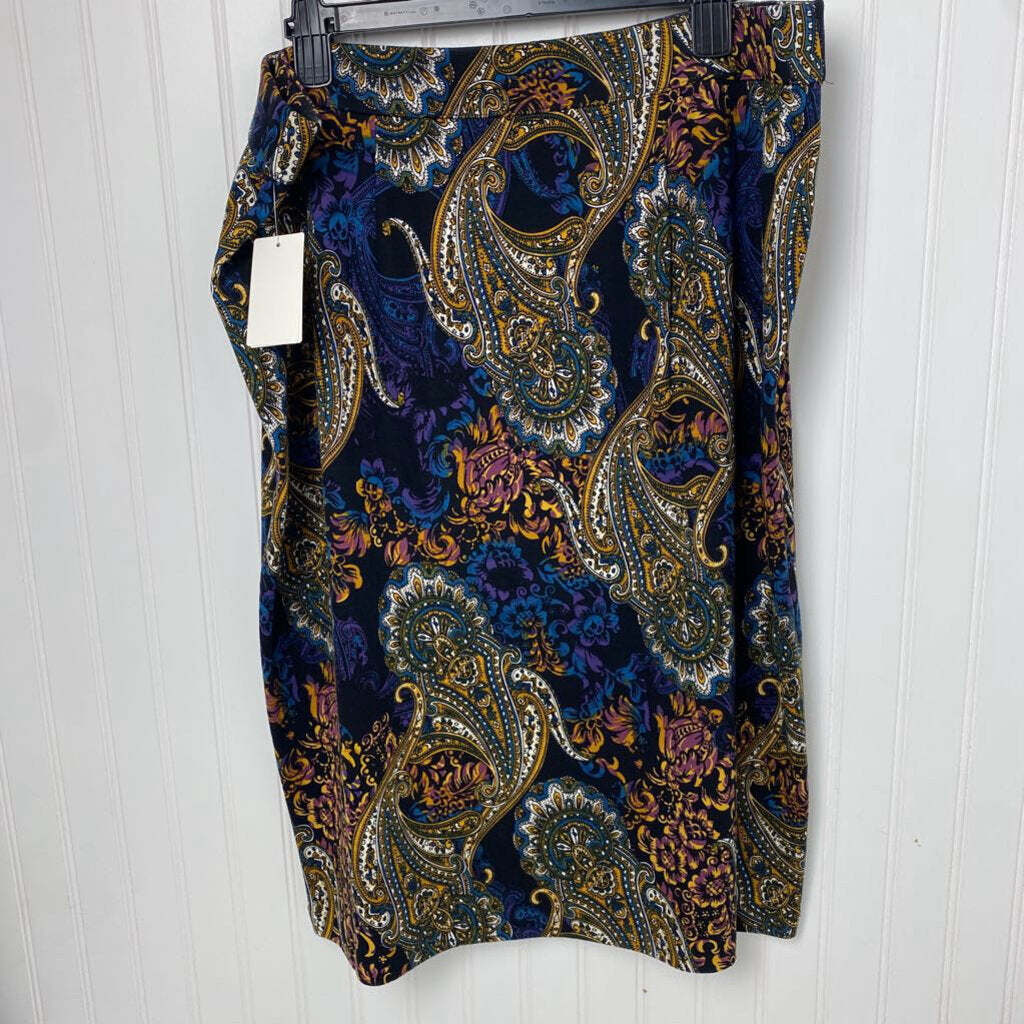 *KNIT PAISLEY PATTERN SKIRT