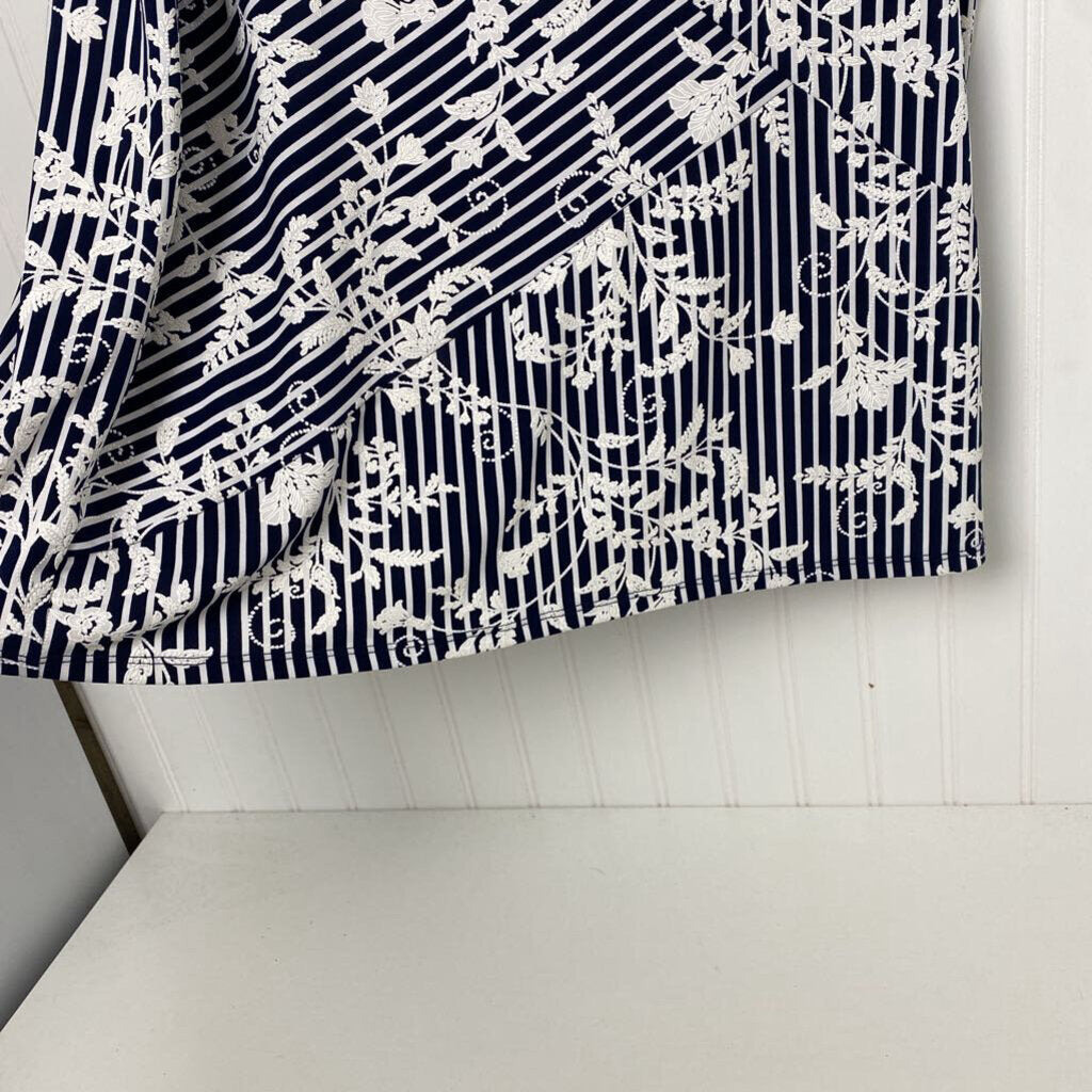 *VERTICAL LINE PATTERN SKIRT WITH WHITE PAISLEY PATTERN