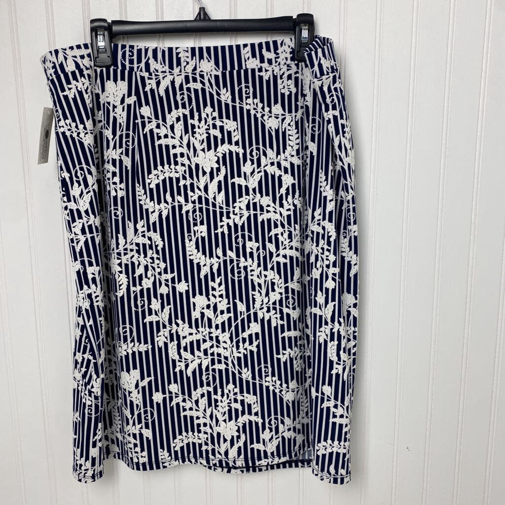*VERTICAL LINE PATTERN SKIRT WITH WHITE PAISLEY PATTERN