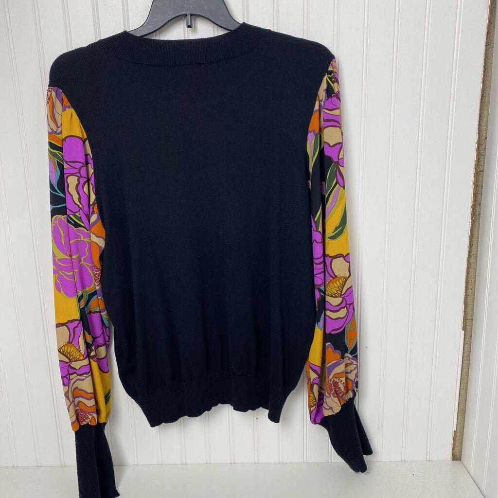 *SWEATER WITH SHEER PATTERN SLEEVES