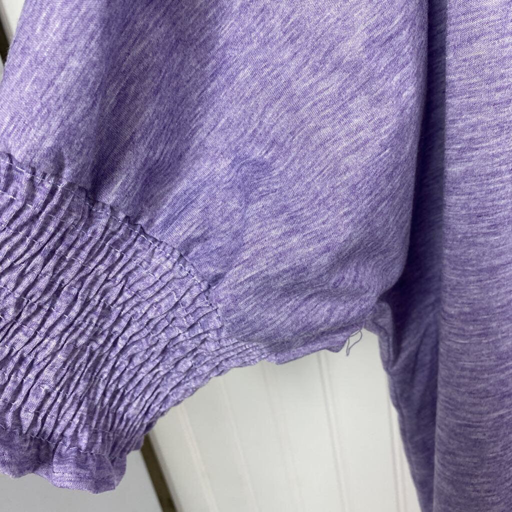 *S/S TOP WITH GATHERED SLEEVED